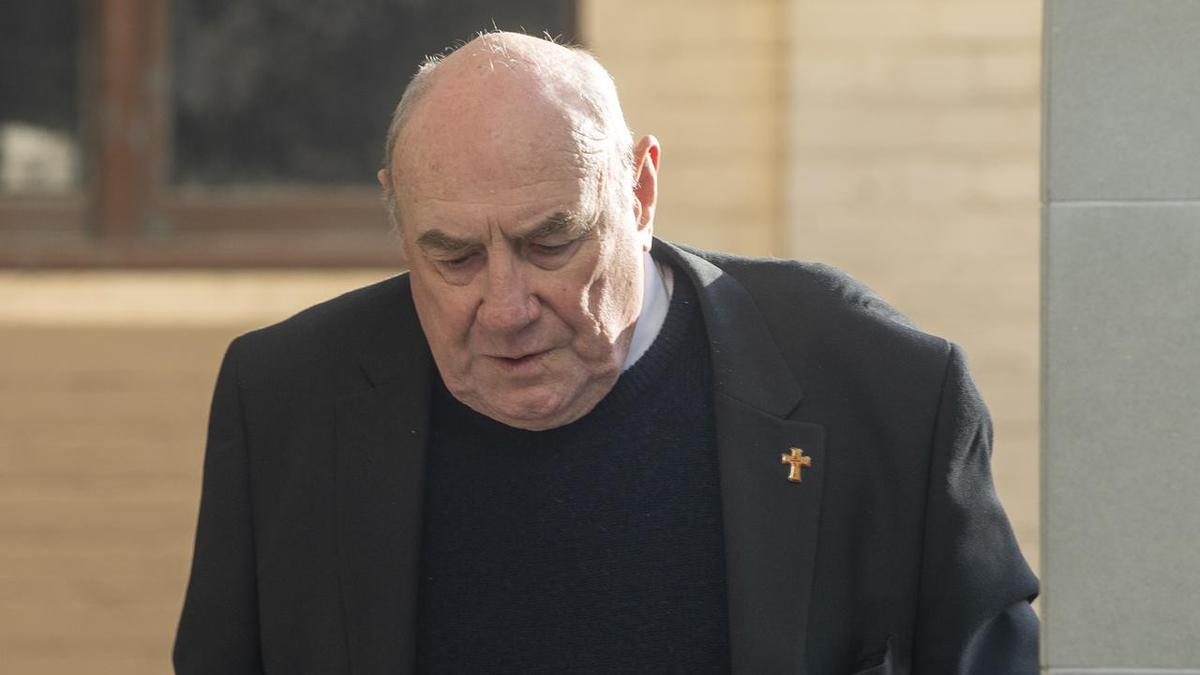 Former Bishop of Broome Christopher Alan Saunders 'unusual, boozy, sleazy' but not guilty: lawyer
