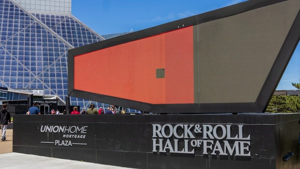 Rock & Roll Hall of Fame prepares special fan celebrations for Foo Fighters and Rush