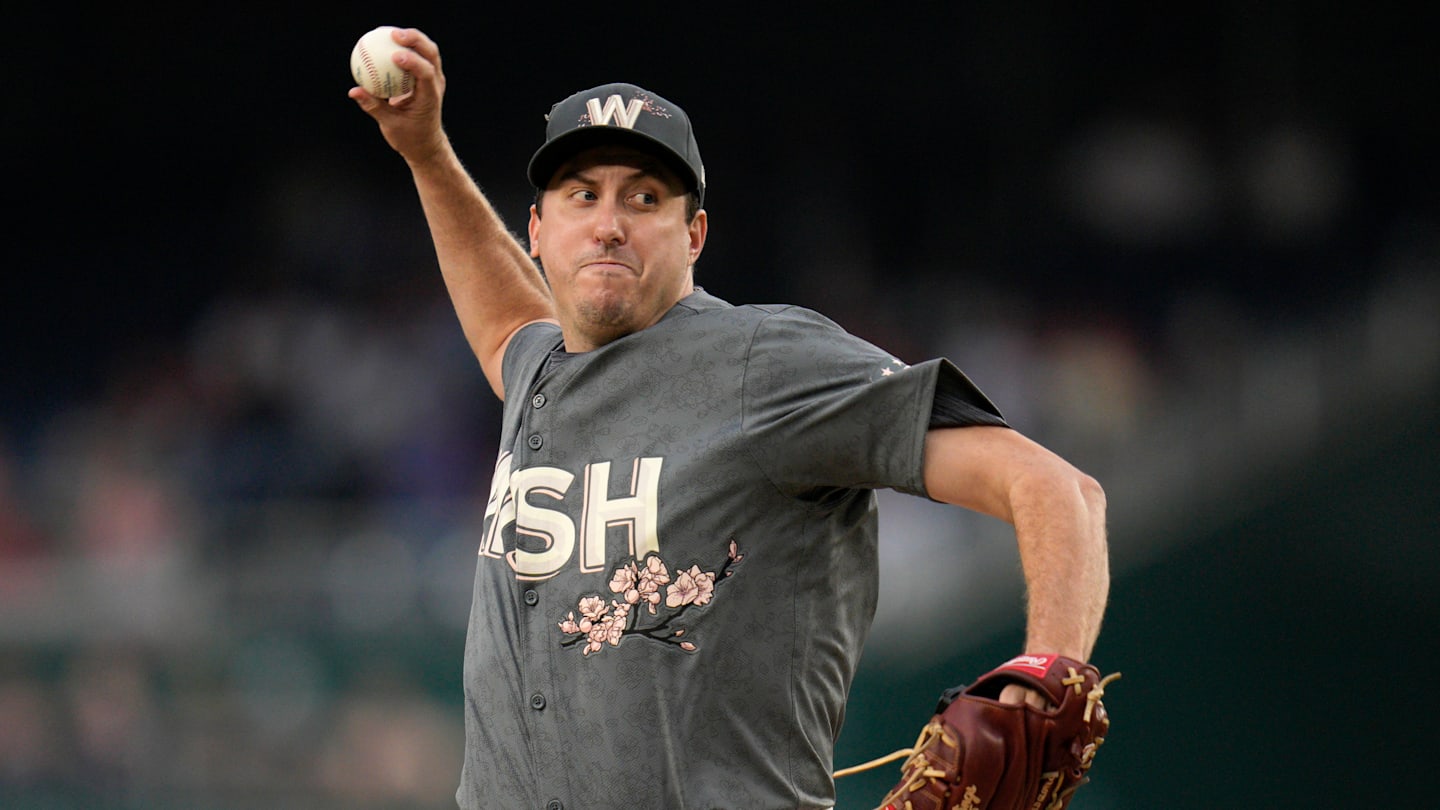 Sources: Diamondbacks to sign veteran reliever Derek Law to minor-league contract