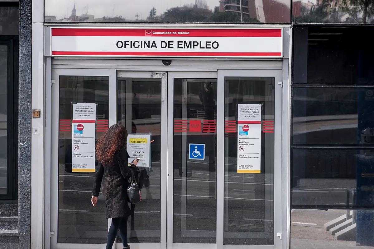 El paro supera en julio los 2,3 millones de desempleados con récord de afiliación