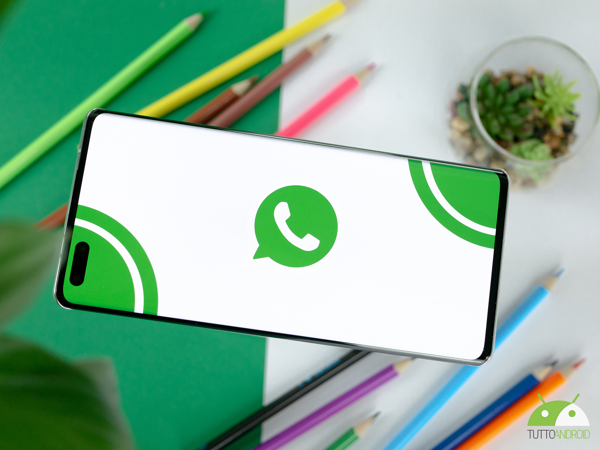 Spunta un altro abbonamento per migliorare l’esperienza di WhatsApp