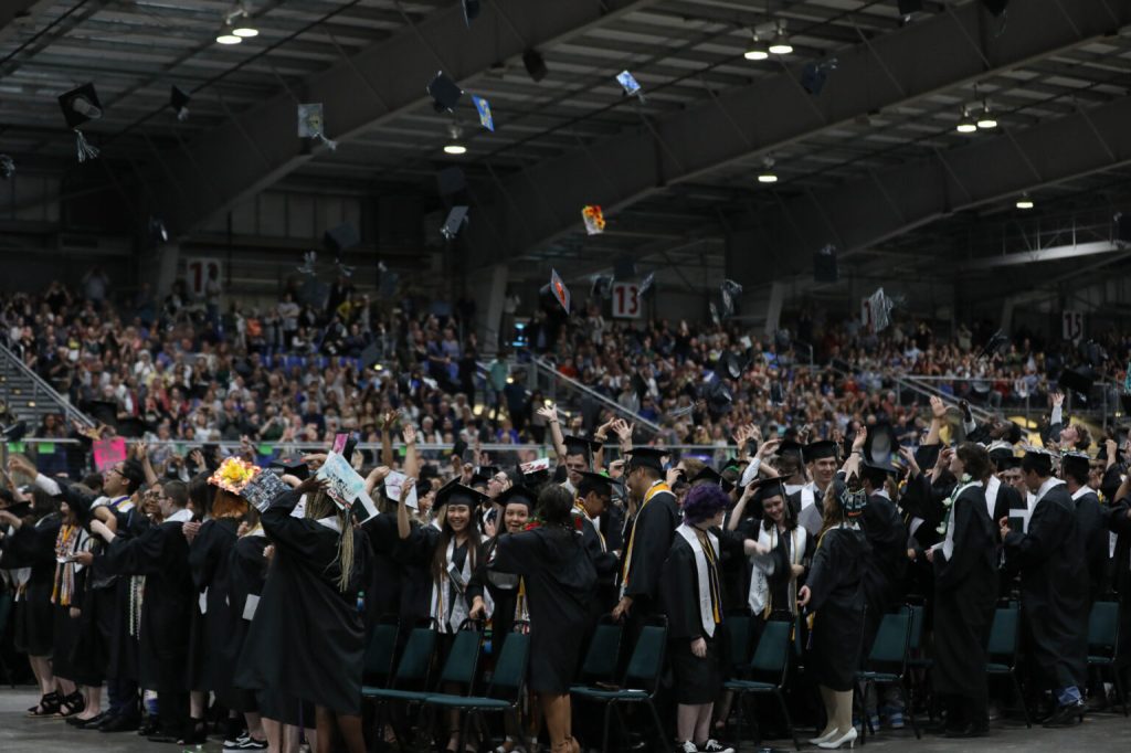 Oregon graduation rates show improvement