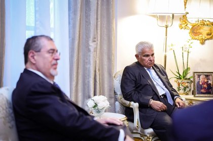 Mandatarios Mulino y Arévalo sostienen reunión bilateral