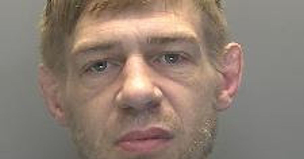 Man threatened to stab shop worker during robbery