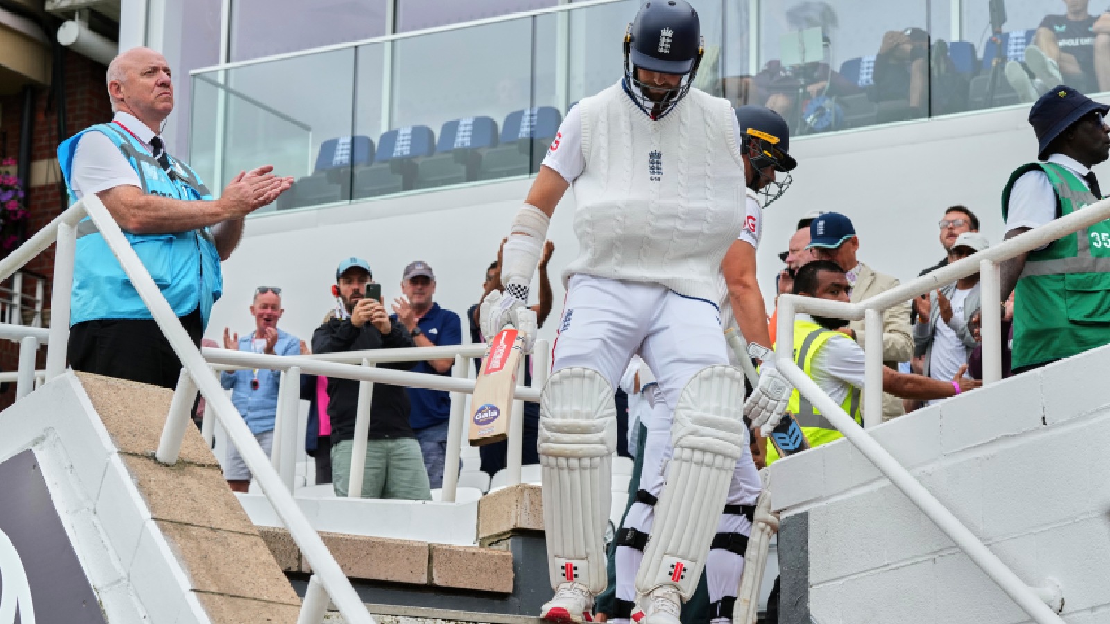 Chris Woakes says retirement thoughts crossed his mind after dislocating shoulder vs India