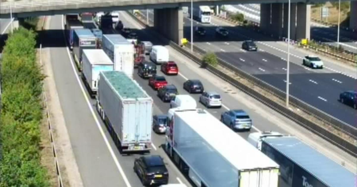 Long delays after vans crash on Hertfordshire M1 motorway