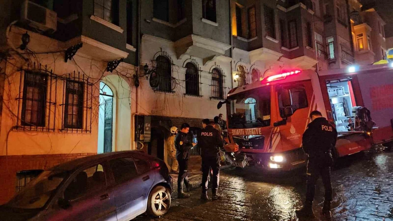 Beyoğlu’nda otelde yangın paniği