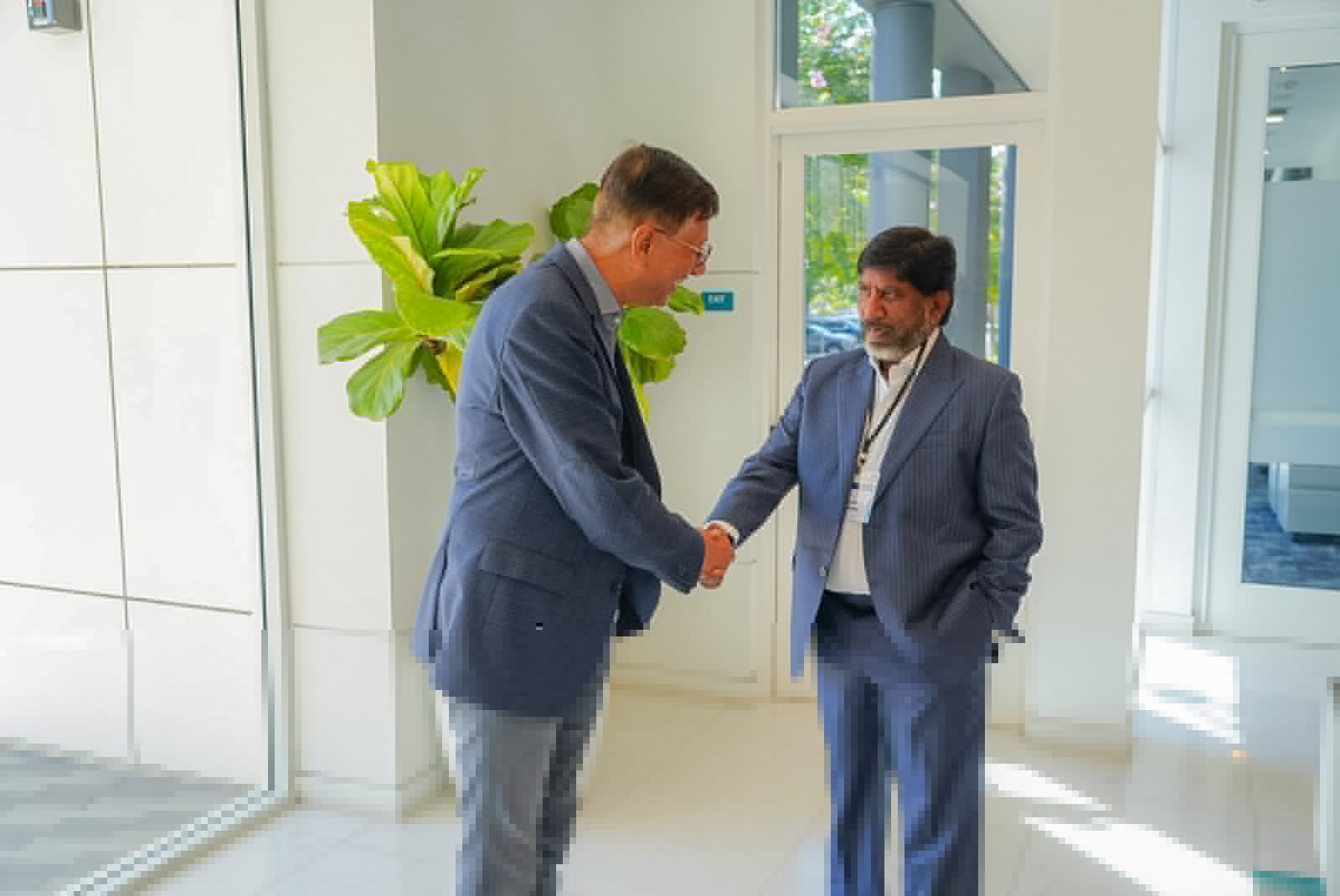 Deputy CM Visits QuantumScape HQ in US, Pushes for Next-Gen Battery Tie-Up