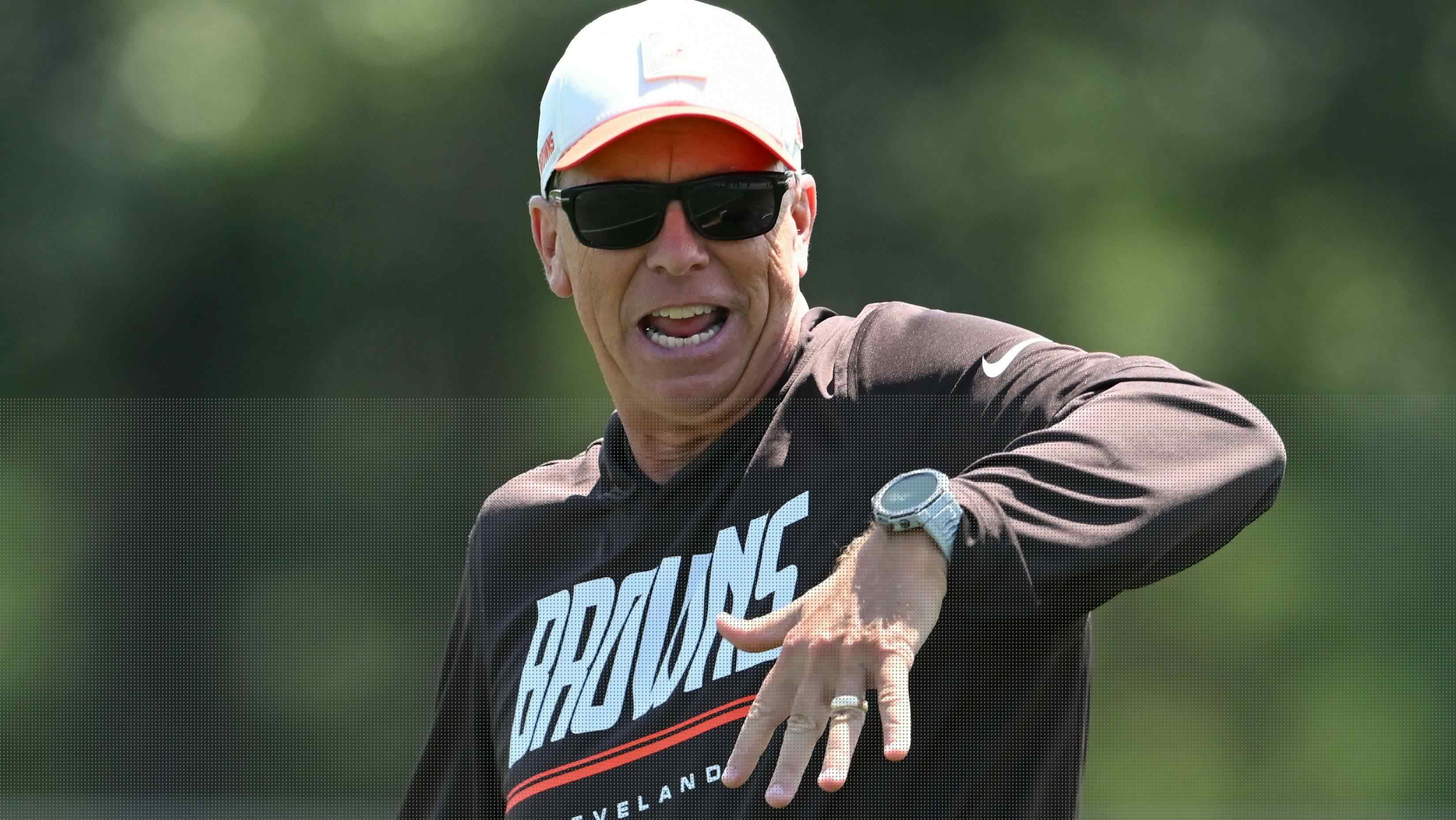 Browns Announce Unconventional QB Depth Chart Decision