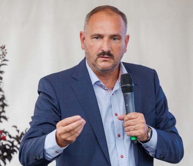 Comentariu la Groenlanda – granița de vest a ”Daciei Nordului” din evul mediu de Axile