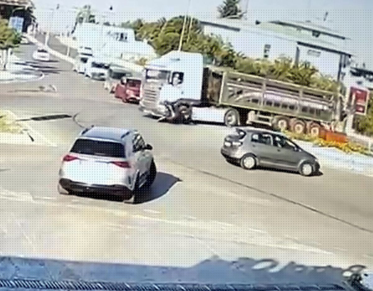 Edirne'de TIR motosiklete çarptı: 1 yaralı