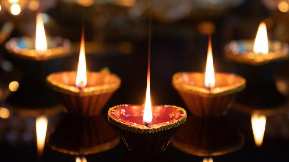 Delhi markets abuzz ahead of Diwali, shoppers prefer Made-in-India products