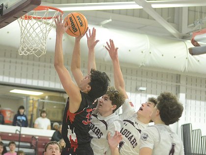 Boys Basketball: Penncrest downs Springfield for Central supremacy