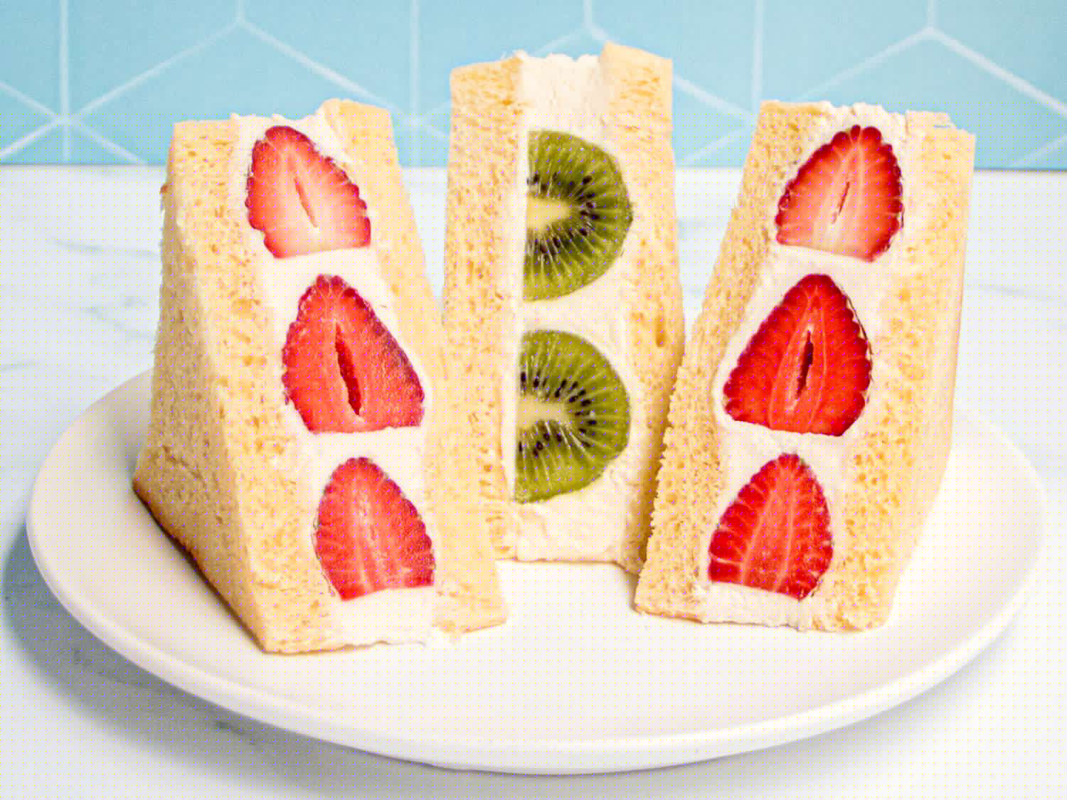 Japanese Fruit Sandwich: Roti Lembut Berisi Buah Segar yang Memikat Selera