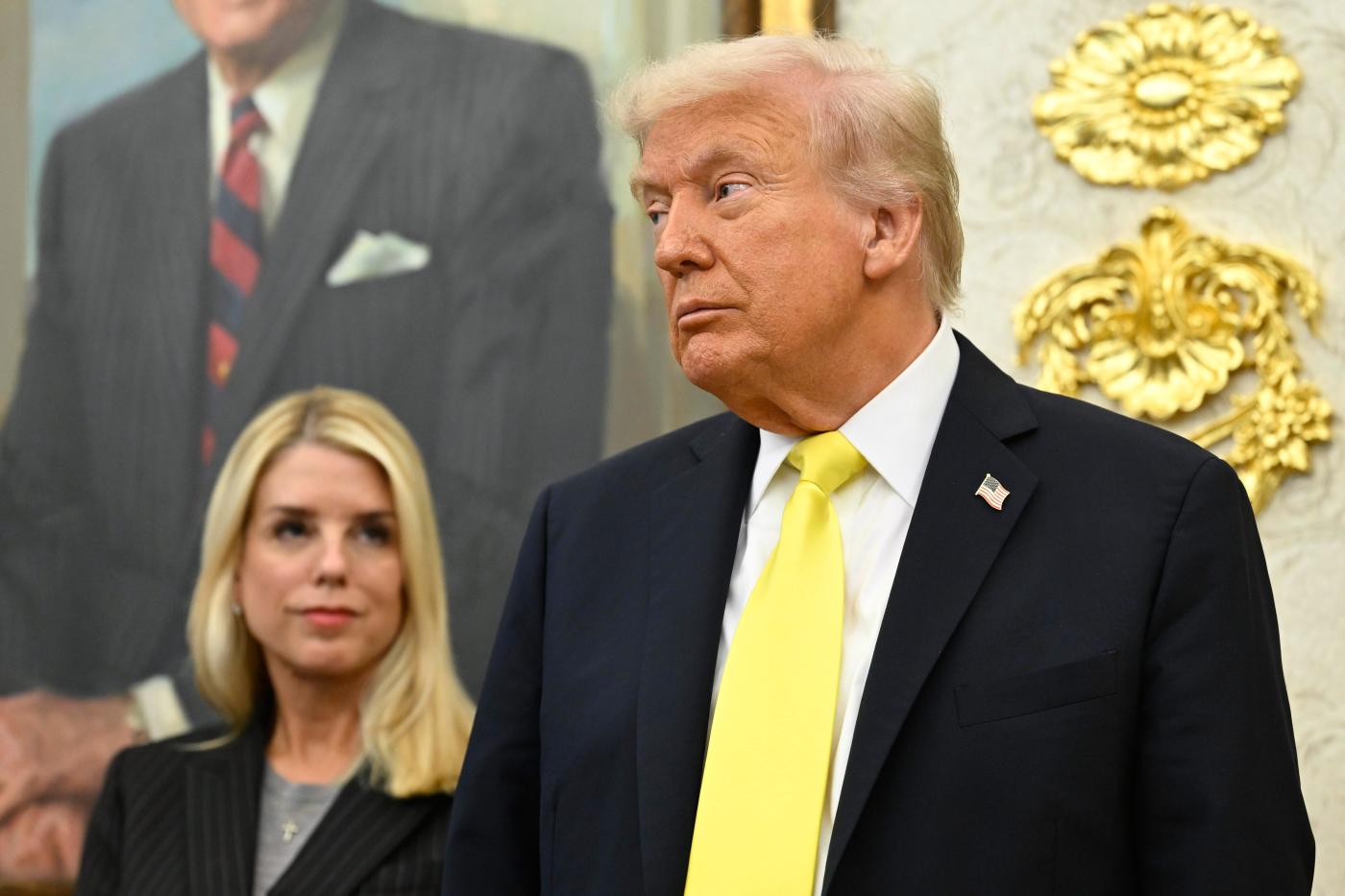 Trump chiede soldi anche al governo federale per le indagini contro di lui