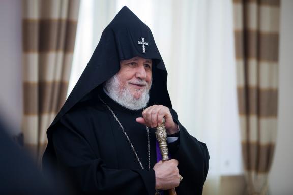 Armenia. Processo contro il Catholicos Karekin II: cresce la tensione tra governo e Chiesa