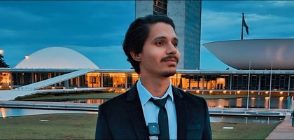 Youtuber expulso da UnB por gravar aulas e expor professores se matricula em universidade de Goiás e promete retomar gravações
