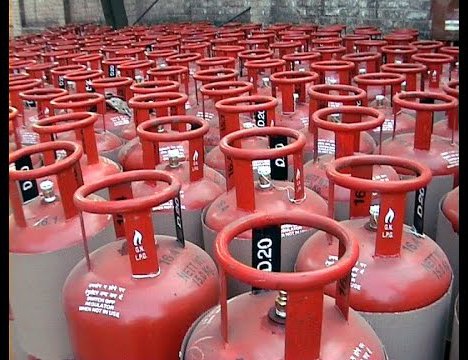 Plainclothes police deployed at gas depots over black market concerns