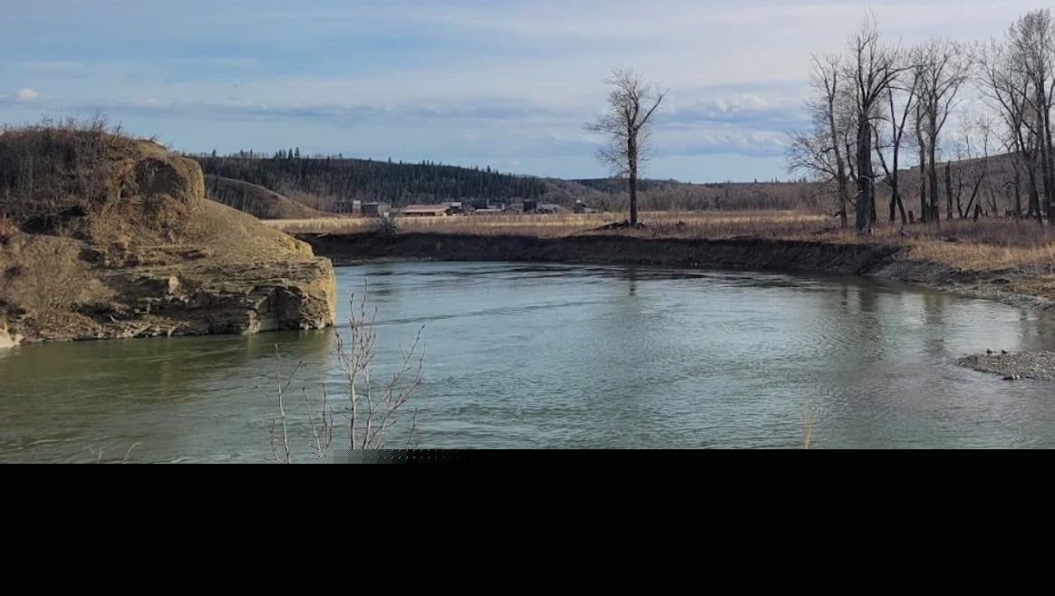 Man drowns after jumping off cliff southeast of Calgary