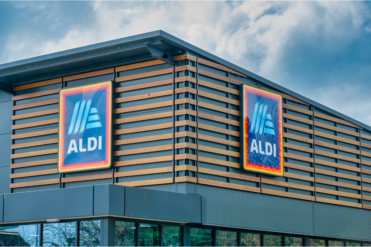 Tired of soggy mops and sticky floors? Aldi’s £4.99 no-touch mop could be your new cleaning bestie