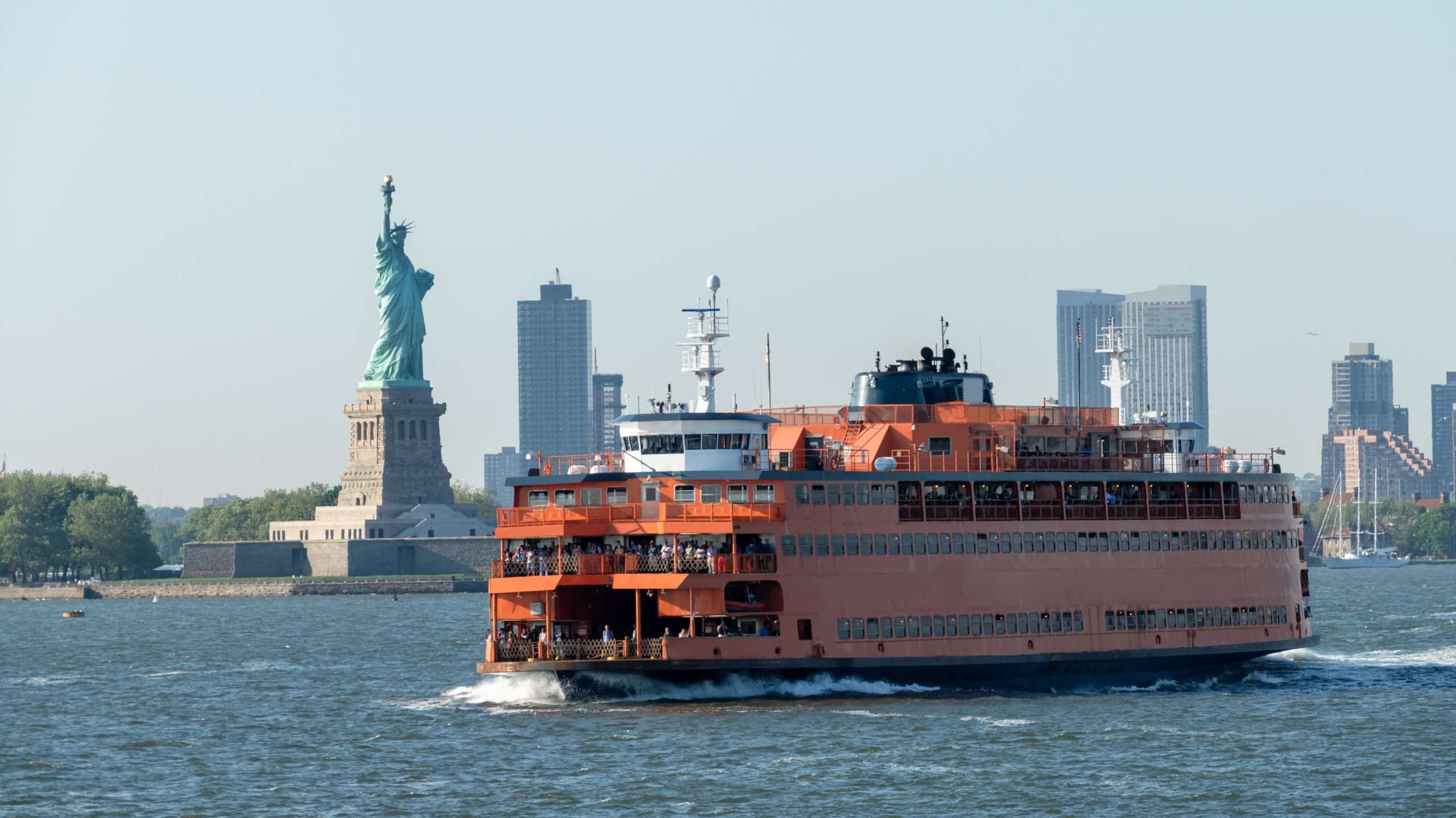 Statue of Liberty stays open during shutdown
