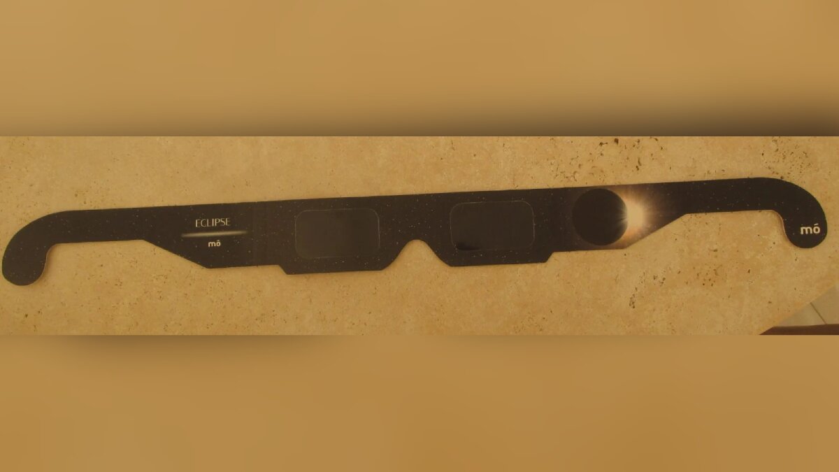 Alerta por unas gafas Mó de Multiópticas para ver el eclipse por riesgo de lesiones oculares