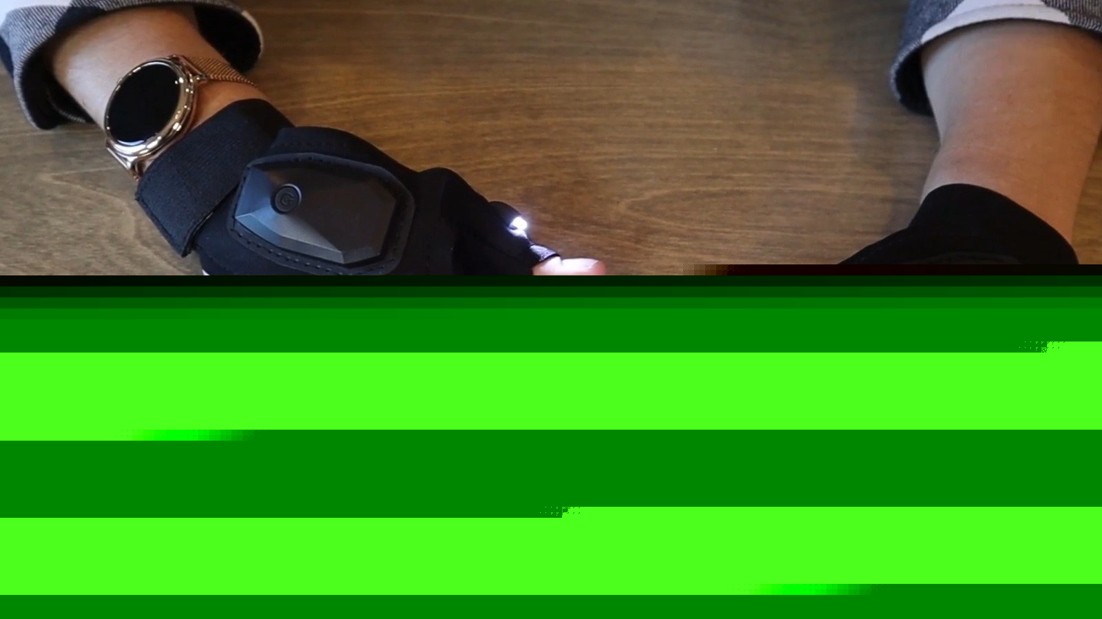 What Are Flashlight Gloves And Who Are They Made For?