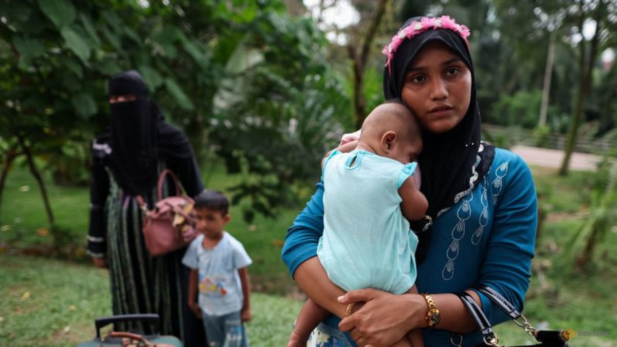 Anwar says Myanmar agrees to take 5,000 Rohingya refugees from Malaysia