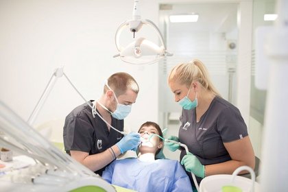 Cât costă un aparat dentar? (P)