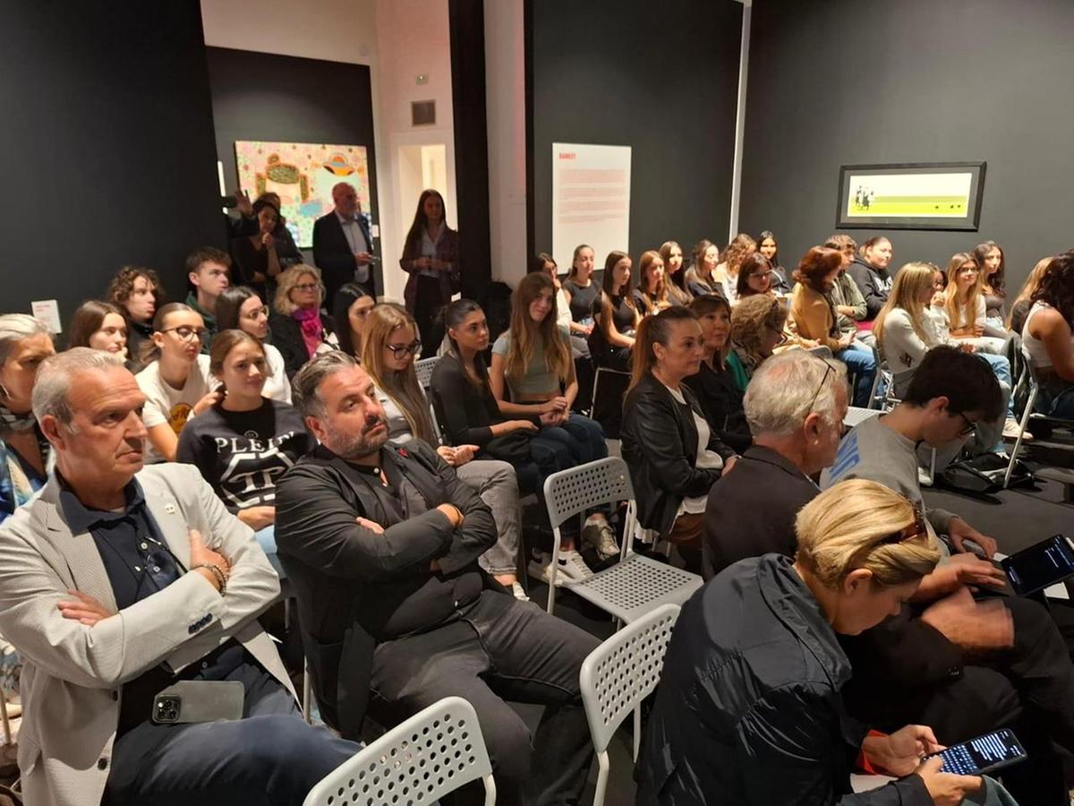 Il teatro torna a scuola. L’invito di Anna Foglietta: "Al centro voi giovani"