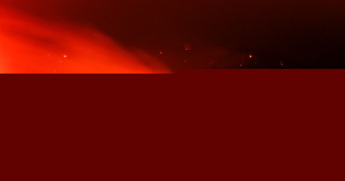 Fourth firefighter dies after Colorado wildfire burnover near Utah border