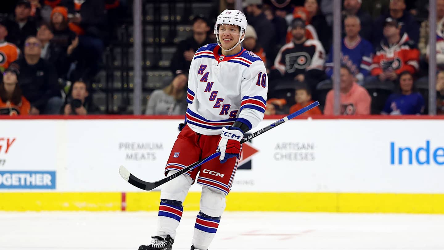 3 trade targets Maple Leafs need to pursue right now to save their season