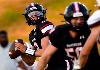 Saucon Valley football scores 40 unanswered points in convincing victory over Salisbury