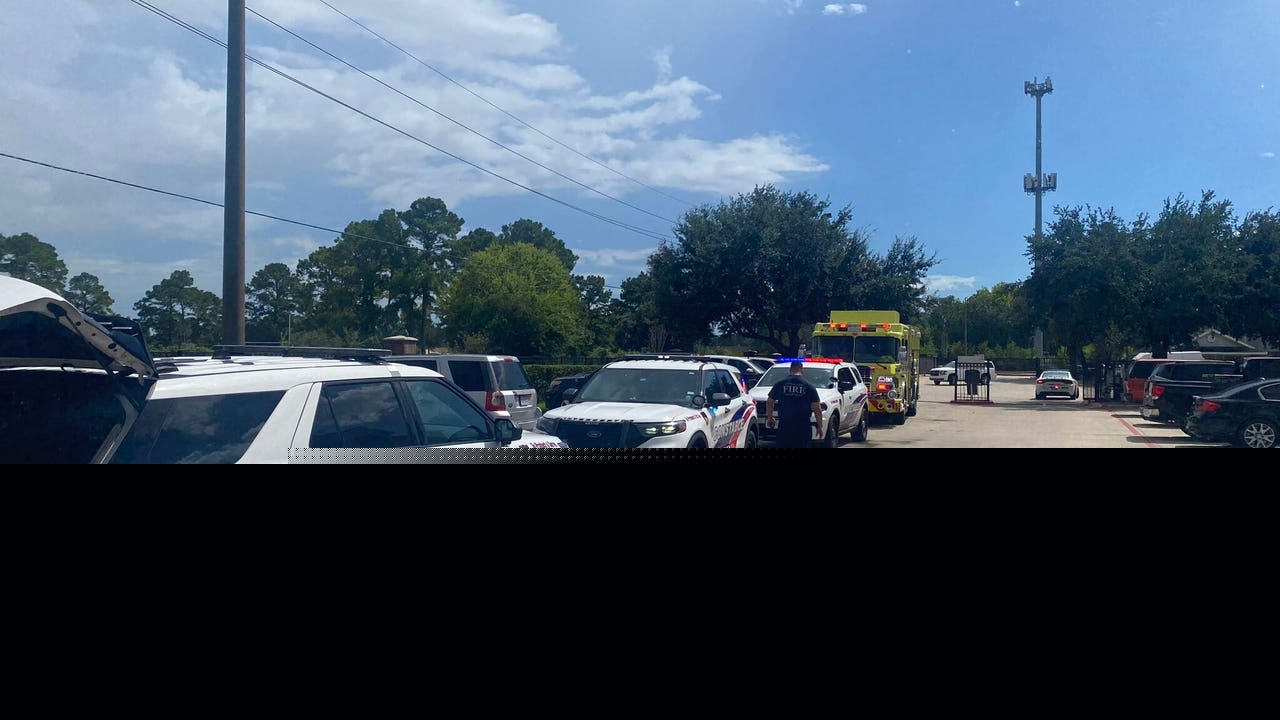 Harris County: 3 people found dead inside apartment on Walters Road, found covered in blood