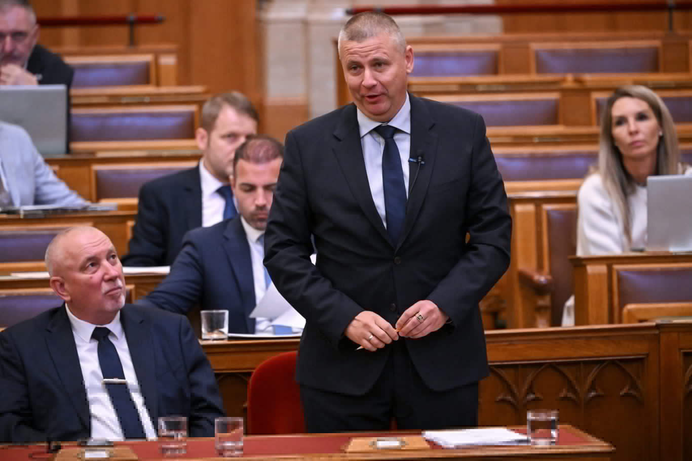 Szolgálatmentes napot rendelt el Ruszin-Szendi Romulusz a honvédségnél