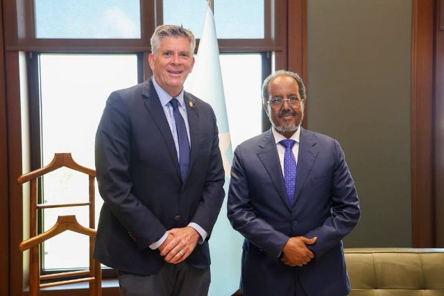 Madaxweyne Xasan oo la kulmay xubin ka tirsan Aqalka golaha wakiillada Maraykanka
