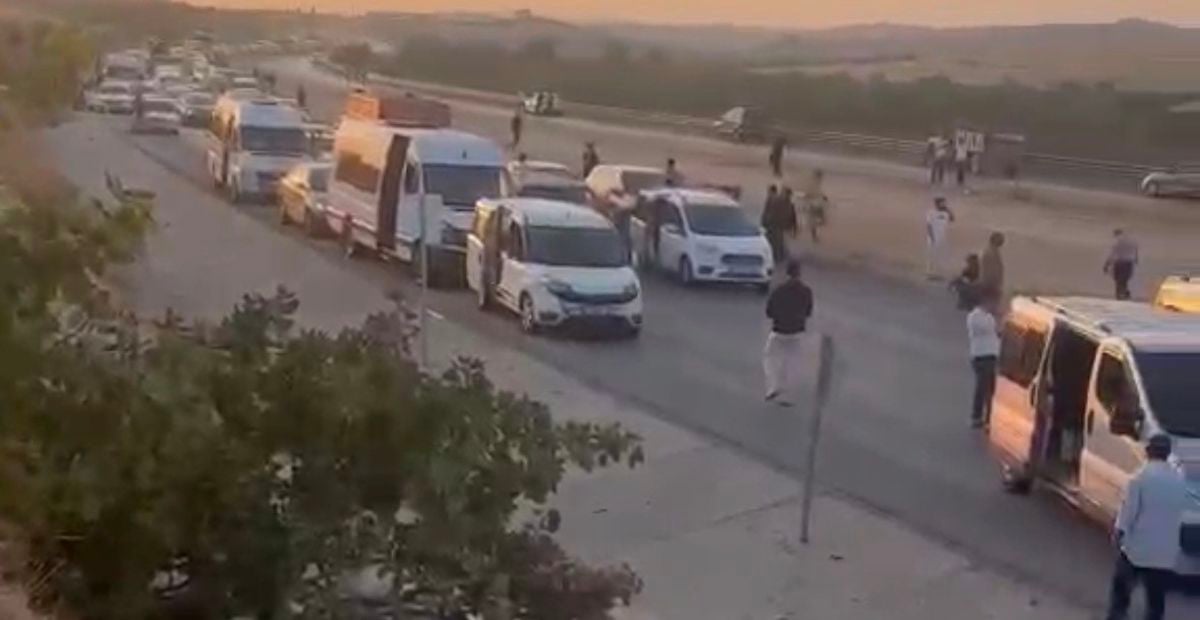 Gaziantep'te Kazada Ölenler İçin Yol Kapama Eylemi