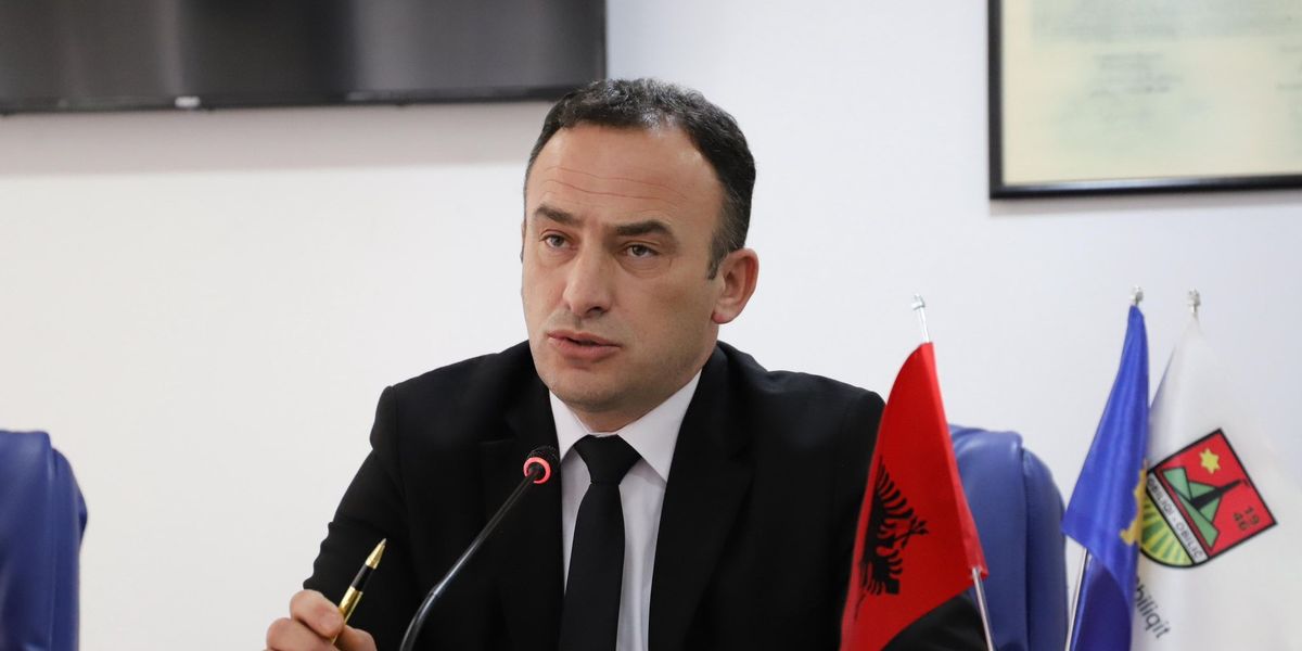 Thaçi dhuron veturën zyrtare për OVL UÇK-në e Obiliqit