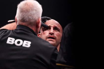 Alexander Volkanovski hints at risky tactic in Diego Lopes rematch at UFC 325