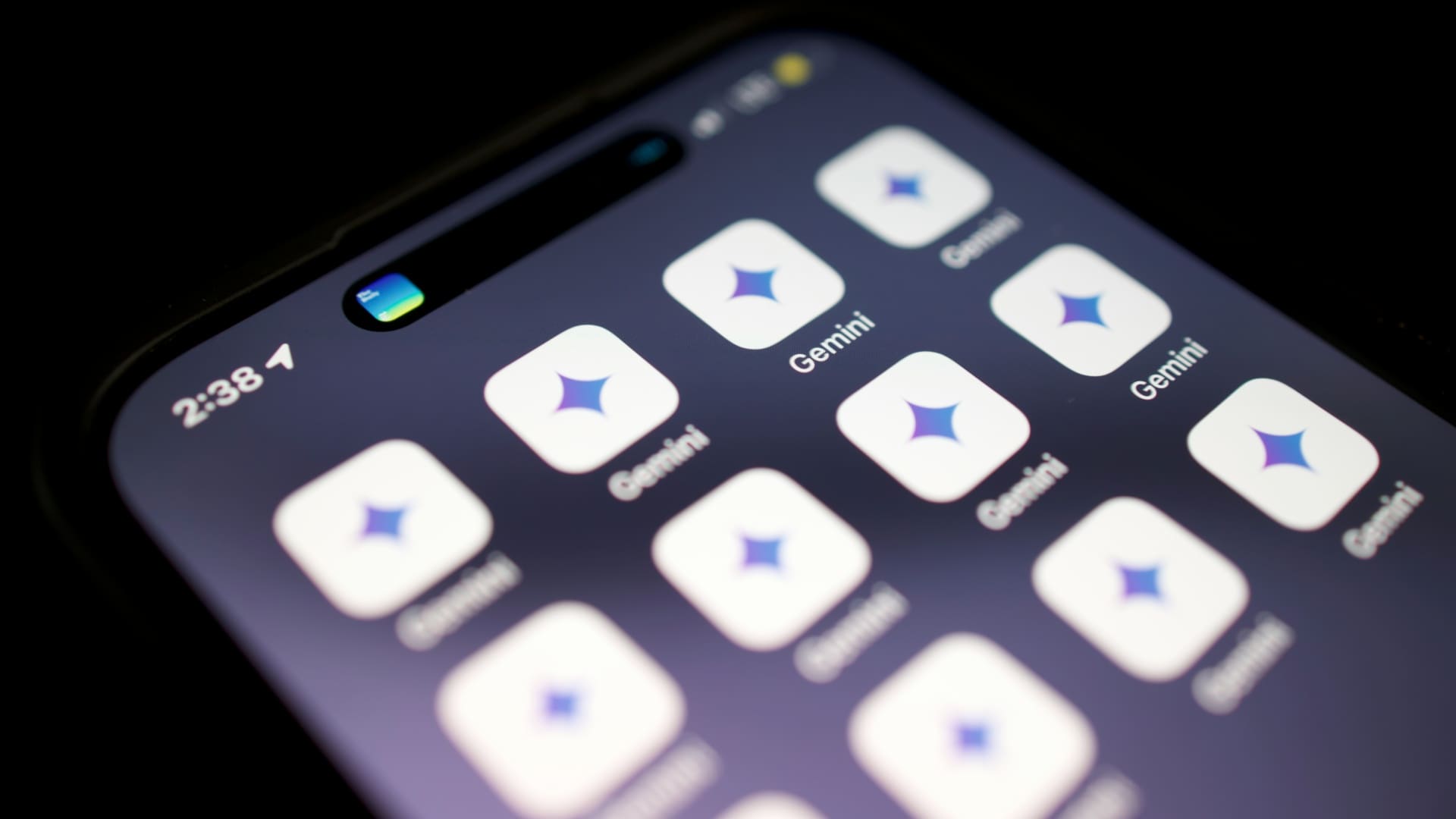 Google Gemini will be the de facto Assistant on Android devices from next month