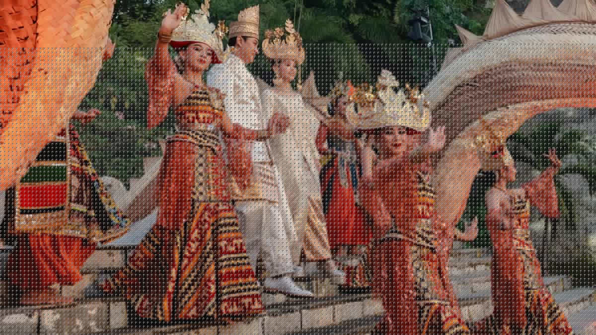 Pernikahan Gamma Thohir dan Keelie Gunawan Hadirkan Pasar Tradisional Bali yang Megah