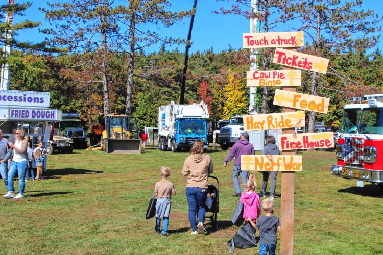 New Ipswich marks 275 years with festive parade, music and fireworks show