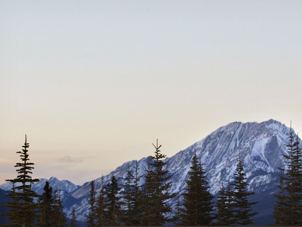Woman in her 20s dead after falling while hiking in Kananaskis Country