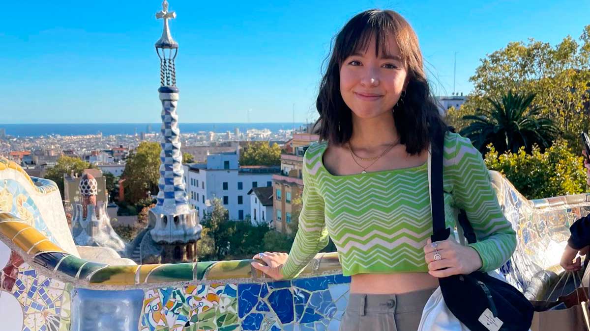 Solo Travel Packing List (20 Things to Not Forget to Bring)