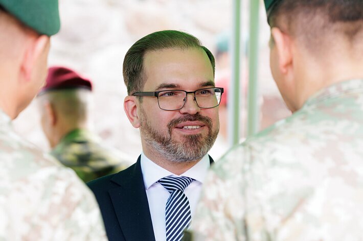 Užsienio ir krašto apsaugos ministrai rudenį ketina lankytis JAV