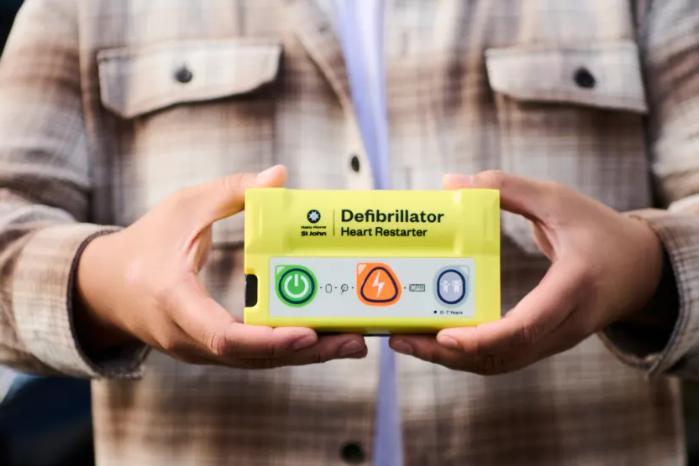 Mini defibrillator to make treatment more accessible
