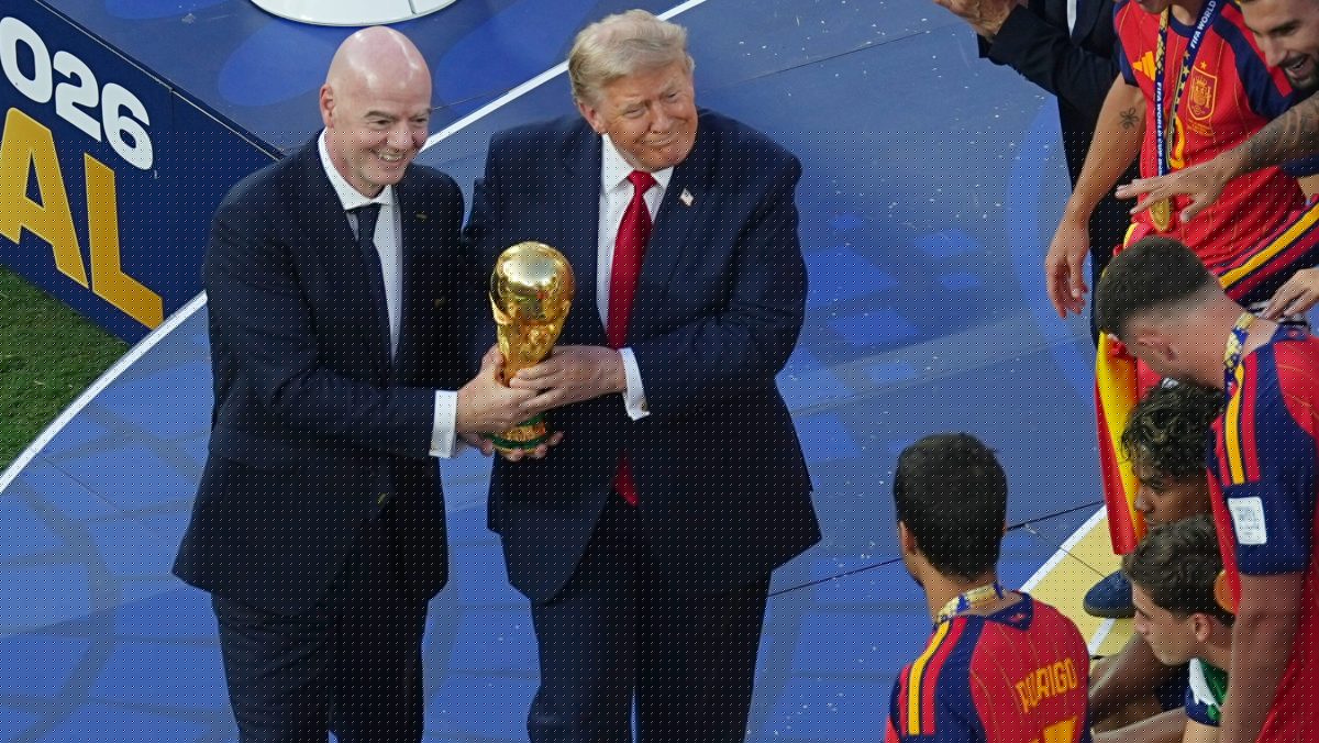 Blatter asegura que la relación entre Trump e Infantino daña al fútbol: “No tienen derecho a vender nuestro deporte”