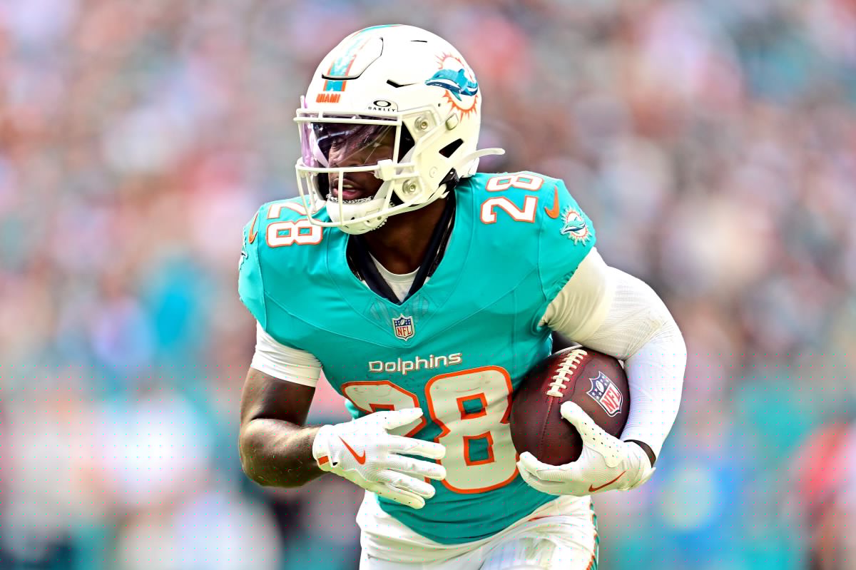 Dolphins Get Big Injury Update on De'Von Achane After Shoulder Surgery