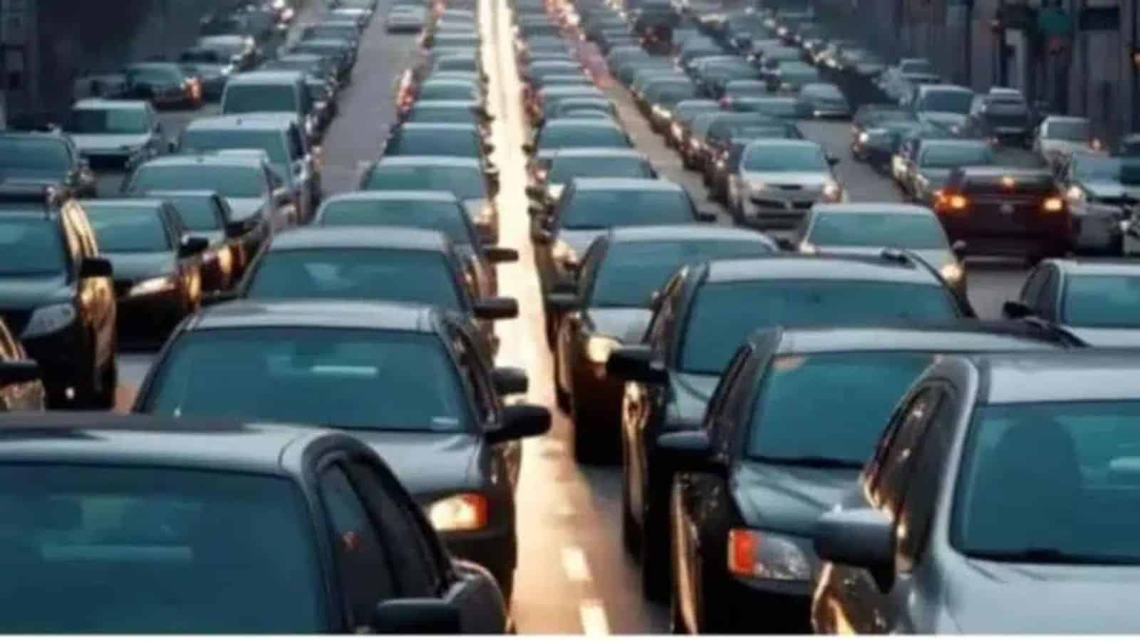 Hyderabadis spend 123 hrs on roads, thanks to traffic congestion