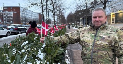USA:s ambassad tog bort flagghyllning – då gav danska veteraner svar på tal